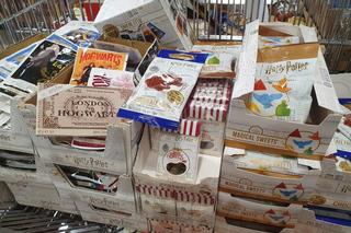 Harry Potter. Oryginalne słodycze w Aldi! Piwo kremowe, fasolki, czekoladowe żaby i wiele więcej! [CENA, ZDJĘCIA]