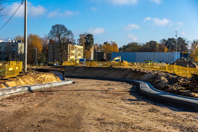 Budowa tunelu pod torami przy PKP Warszawa Wesoła