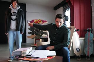 Barwy szczęścia, 3157: Wiktor (Grzegorz Kestranek), Tomasz (Jakub Sokołowski)