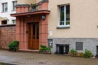 Partyzancki ogródek fasadowy na Mokotowie