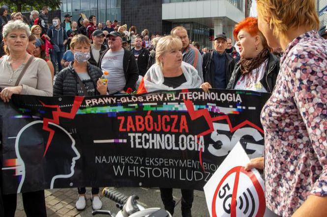 Śląskie: SETKI mandatów za brak masek! Liczba POWALA. Ale protesty były WYJĄTKIEM!