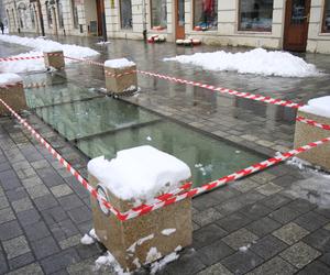 Okno czasu na lubelskim deptaku jest obecnie zabezpieczone taśmą