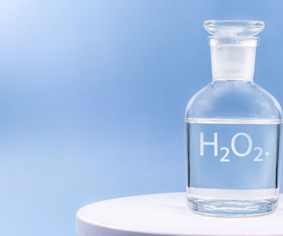 Nadtlenek wodoru - skład, działanie, zastosowanie