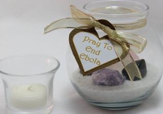 Moda na ebolę! Koszulki, torby i świeczki z napisem ebola są hitem!