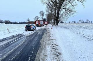 Fatalne warunki na drogach! Dwa auta wylądowały na dachu [ZDJĘCIA]