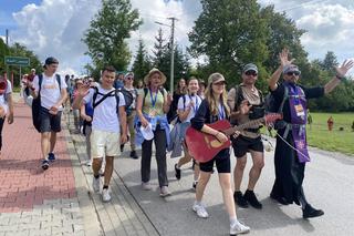 Gitara i muzyka na pieszej pielgrzymce na Jasną Górę