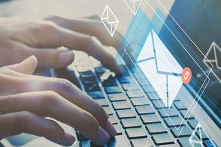 Pierwsza firma wykorzystuje sztuczną inteligencję do odpowiadania na wszystkie e-maile klientów!