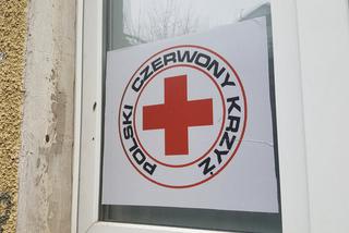 Tłumy pod koszalińskim oddziałem Polskiego Czerwonego Krzyża. Co tam rozdają? 