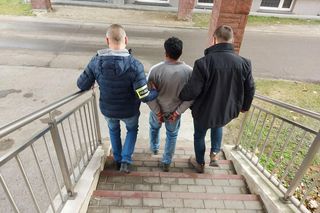 Sieradz. Potrącenie kobiety na przejściu. 40-latek zatrzymany razem ze swoim pracodawcą [ZDJĘCIA].