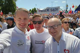 Marsz 4 czerwca w Szczecinie. Setki protestujących pojawiły się na placu Solidarności 