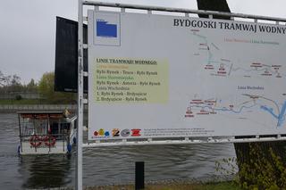 Kurs zabytkowym autobusem i rejs tramwajem wodnym