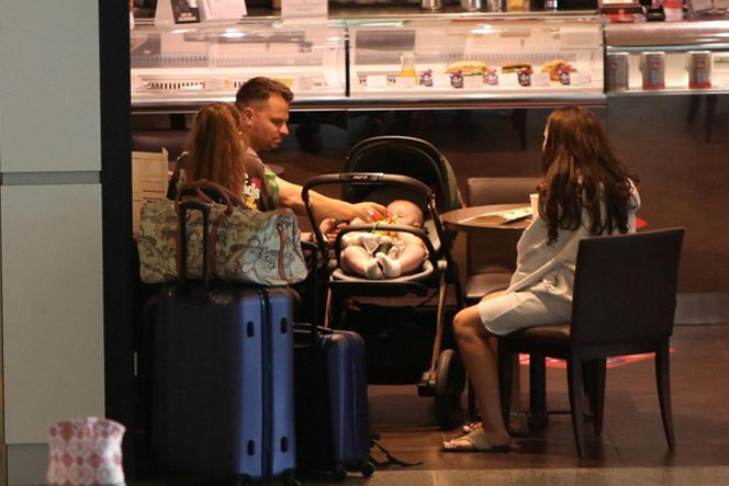 Marcin Hakiel z rodziną lecą na wakacje