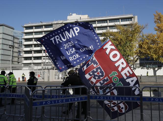 Protestujący zwolennicy prezydenta Donalda Trumpa 