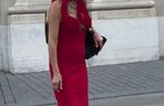 Monika Olejnik pręży biust w wydekoltowanej sukni. Co za sylwetka!
