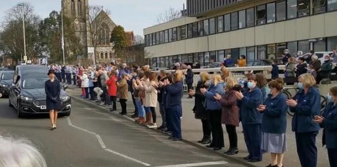 POLSKI bohater ratował chorych na Covid. Choroba zabiła go tuż przed przyjęciem szczepionki. Żałoba w Dorset