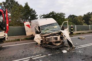 Dąbrowa Tarnowska. Tragiczne zderzenie osobówki z dostawczakiem. Nie żyje troje Rumunów
