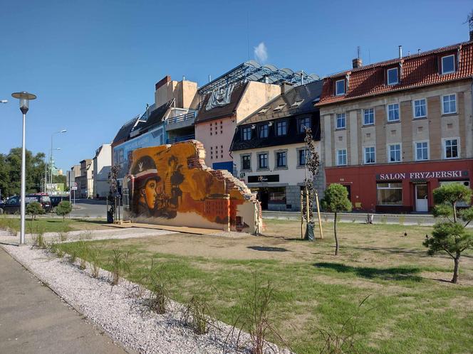 Jelenia Góra upamiętnia Powstańców Warszawskich. Zobacz piękny powstańczy mural 