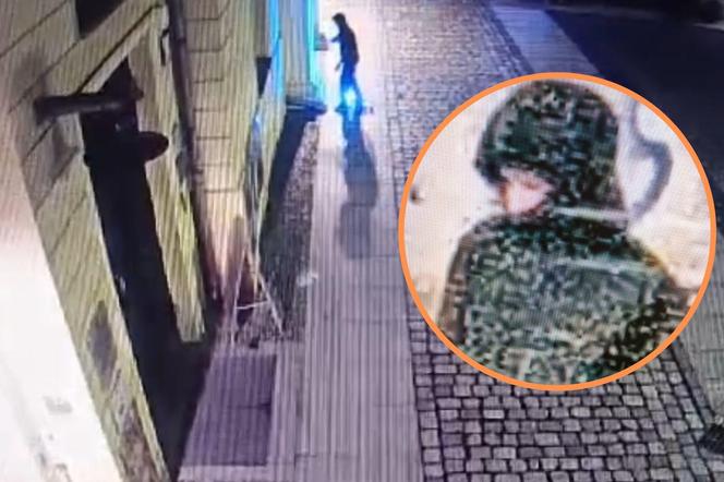Zniszczył fasadę synagogi we Wrocławiu. Policja publikuje nagranie z monitoringu. Rozpoznajesz go?