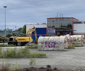 W Dąbrowie Górniczej wyburzają hipermarket Auchan. Powstanie nowy park handlowy