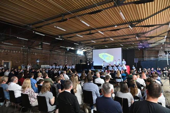 Tak wygląda najnowszy bolid studentów Politechniki Wrocławskiej. To elektryk!  