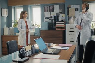 M jak miłość, odcinek 1850. Olek (Maurycy Popiel), Aneta (Ilona Janyst)