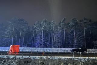 Szedł wieczorem obwodnicą Żyrardowa. Gdy przechodził przez drogę, zginął