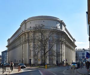Był bank, powstanie luksusowy hotel. Rozpoczął się remont zabytkowego gmachu PKO przy Wielopolu [GALERIA]