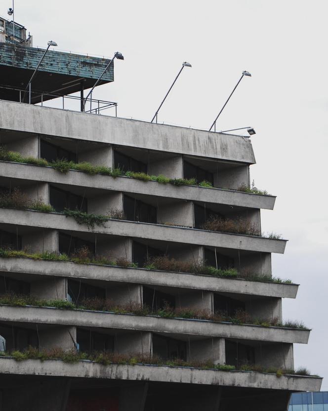 Hotel Forum - zdjęcia. Czy zniszczona mozaika z Panoramy zostanie odtworzona?