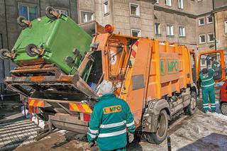 Warszawa. Śmieci dzielą stolicę