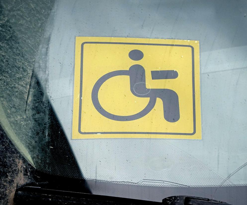Nowe przepisy w orzeczeniach o niepełnosprawności. Tak rząd chce wywrócić do górny nogami system ulg i przywilejów