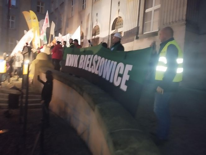 "Walczymy o Śląsk i o przemysł, żeby nie umarł"