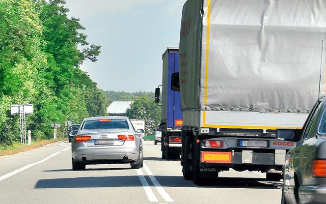 Piechociński jeździ jak jaskiniowiec