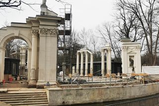 Remont Amfiteatru w Łazienkach Królewskich