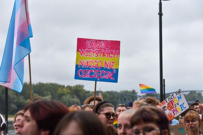 VI Toruński Marsz Równości. Przeciwnicy modlili się w centrum