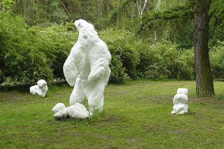 Ten park w Poznaniu trzeba odwiedzić. To prawdziwa galeria sztuki w plenerze!