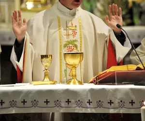 Zaskakujące wymogi bierzmowania parafii z Kalisza. Rodzice oburzeni! Kościół nam robi łaskę?