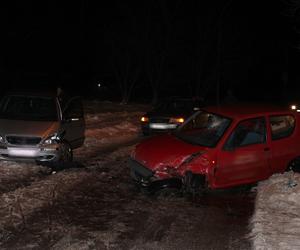 Zderzenie czołowe samochodów osobowych na ulicy do Huty w Tarnowie