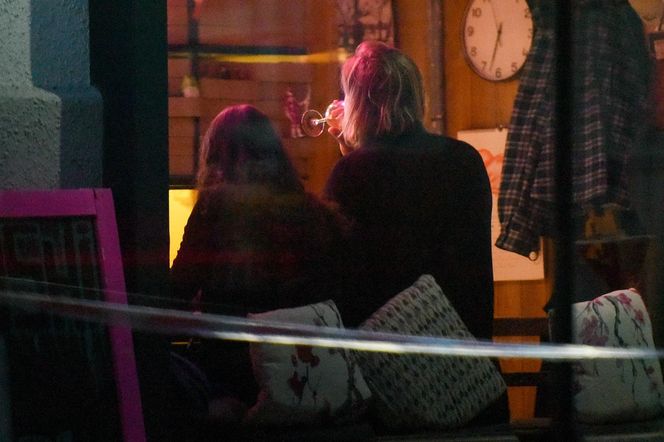 Monika Brodka winko papierosek i taksówka