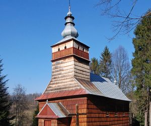 To najsławniejsza wieś w Małopolsce. Legenda głosi, że w miejscowym dworze zamieszkały diabły