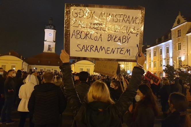 Strajk Kobiet w Białymstoku. Będzie protest pod siedzibą Prawa i Sprawiedliwości