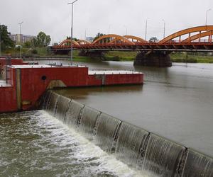 Alert dla Wrocławia. Mieszkańcy przygotowują się na podtopienia. Jaki jest stan rzek? Radar opadów 