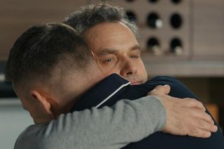 Barwy szczęścia, odcinek 3188: Karol wycofa się z relacji z Darkiem? Sprawia, że czuje się coraz gorzej