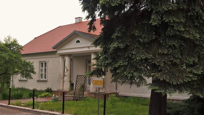 Dom Noakowskiego, obecnie plebania