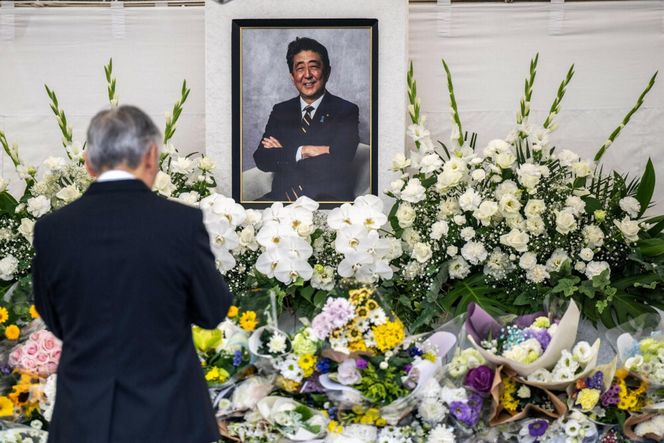 Shinzo Abe nie żyje. Były premier Japonii zastrzelony. Sprawca przyznał się przed sądem