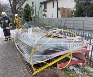 Wypadek autobusu. Staranował przystanek