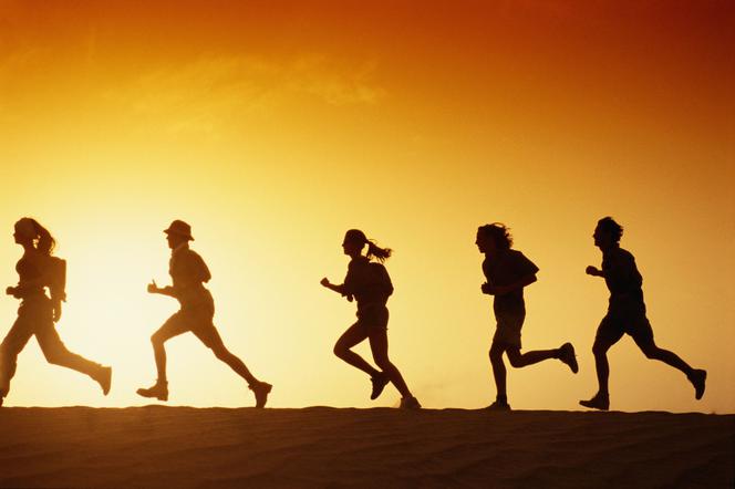 Praktyczny poradnik dla biegaczy: ile trenować, jak biegać poprawnie, co jeść