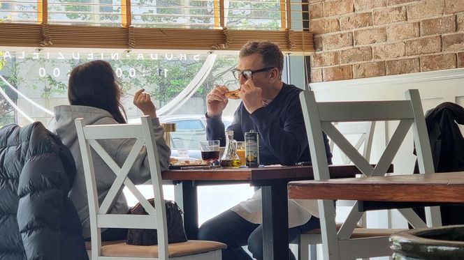 Maciej Orłoś i Paulina Koziejowska zjedli pizze, a potem poszli na rehabilitację