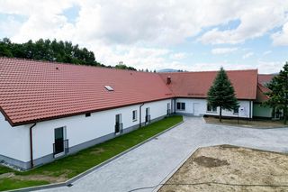 Nowe skrzydło hospicjum w Stróżach koło Nowego Sącza 