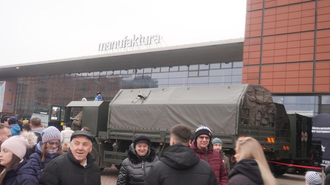 Łódzki Piknik Niepodległościowy. Mieszkańcy świętowali w Manufakturze [ZDJĘCIA]