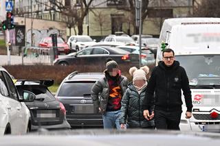 Morawiecki kupuje choinkę na święta